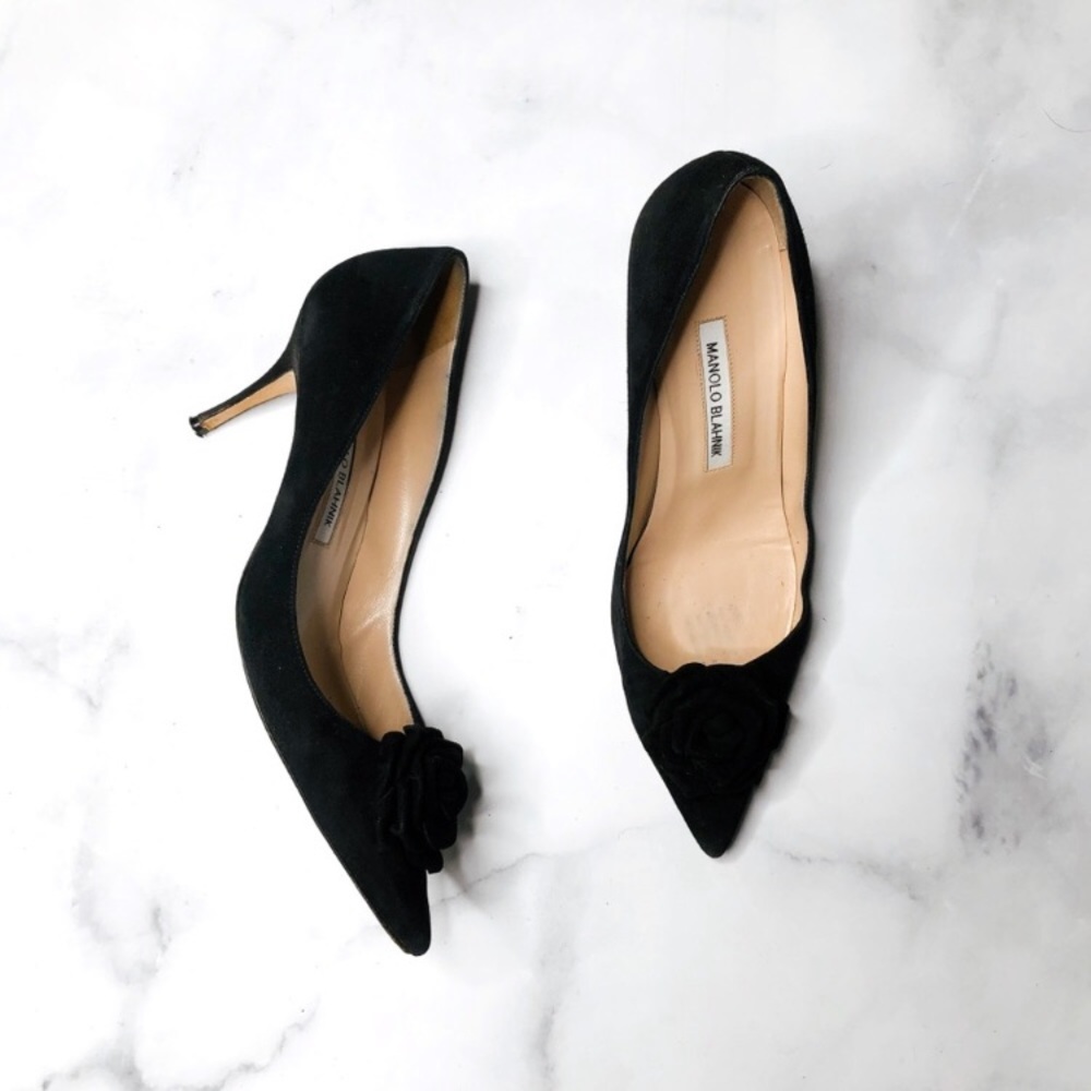 Beautiful MANOLO BLAHNIK suede pumps sz 40